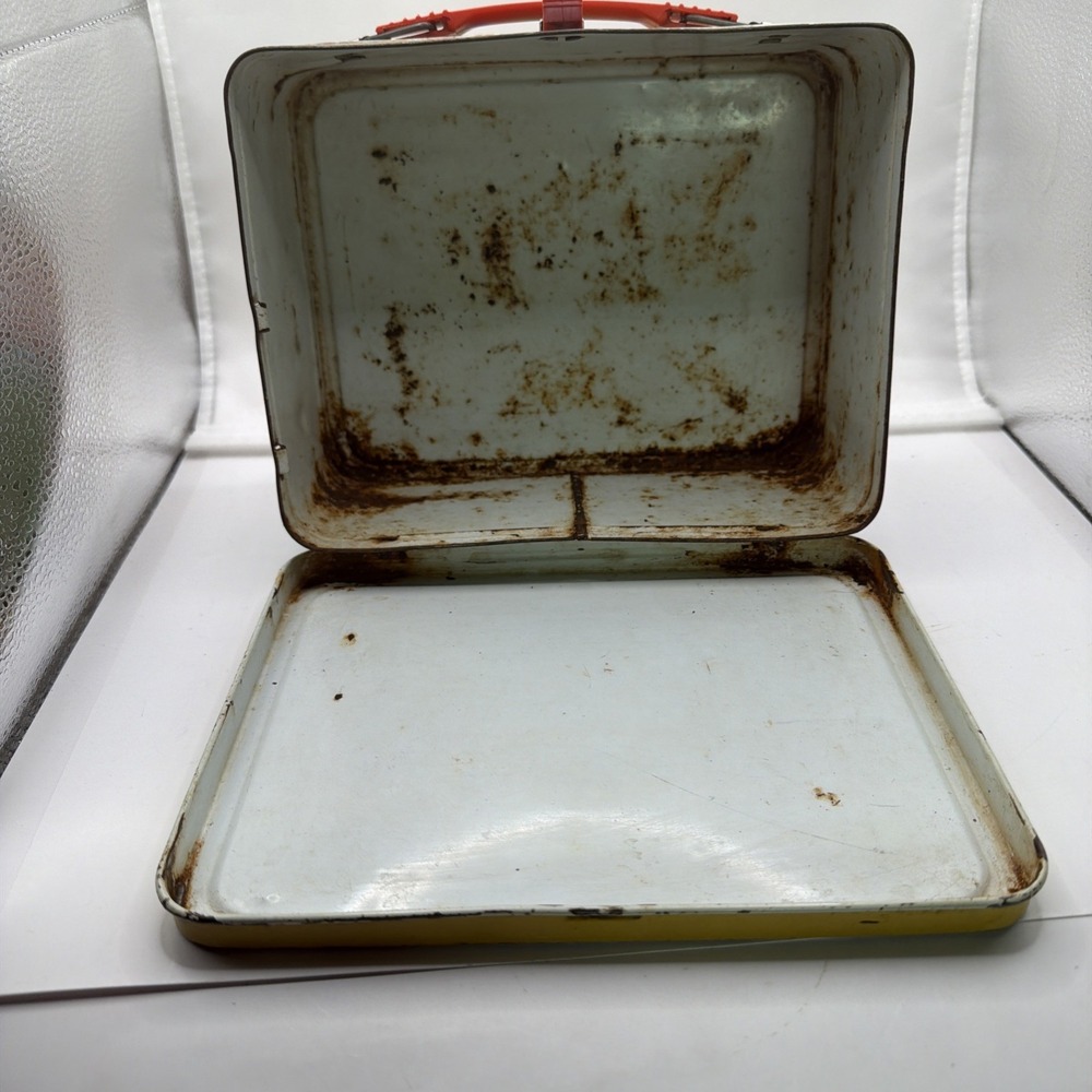 Kung Fu 1974 Vintage Metal Lunch Box No Thermos. David Carradine. - Picture 8 of 8